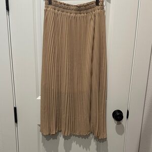 Elegant Tan Pleated Skirt